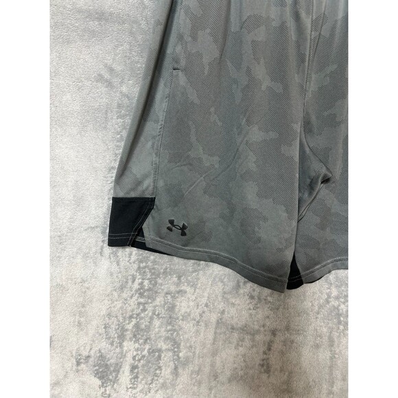 Under Armour Men’s Training Shorts L Gray Camo 8" Inseam Pockets Elastic Waist - Picture 10 of 16